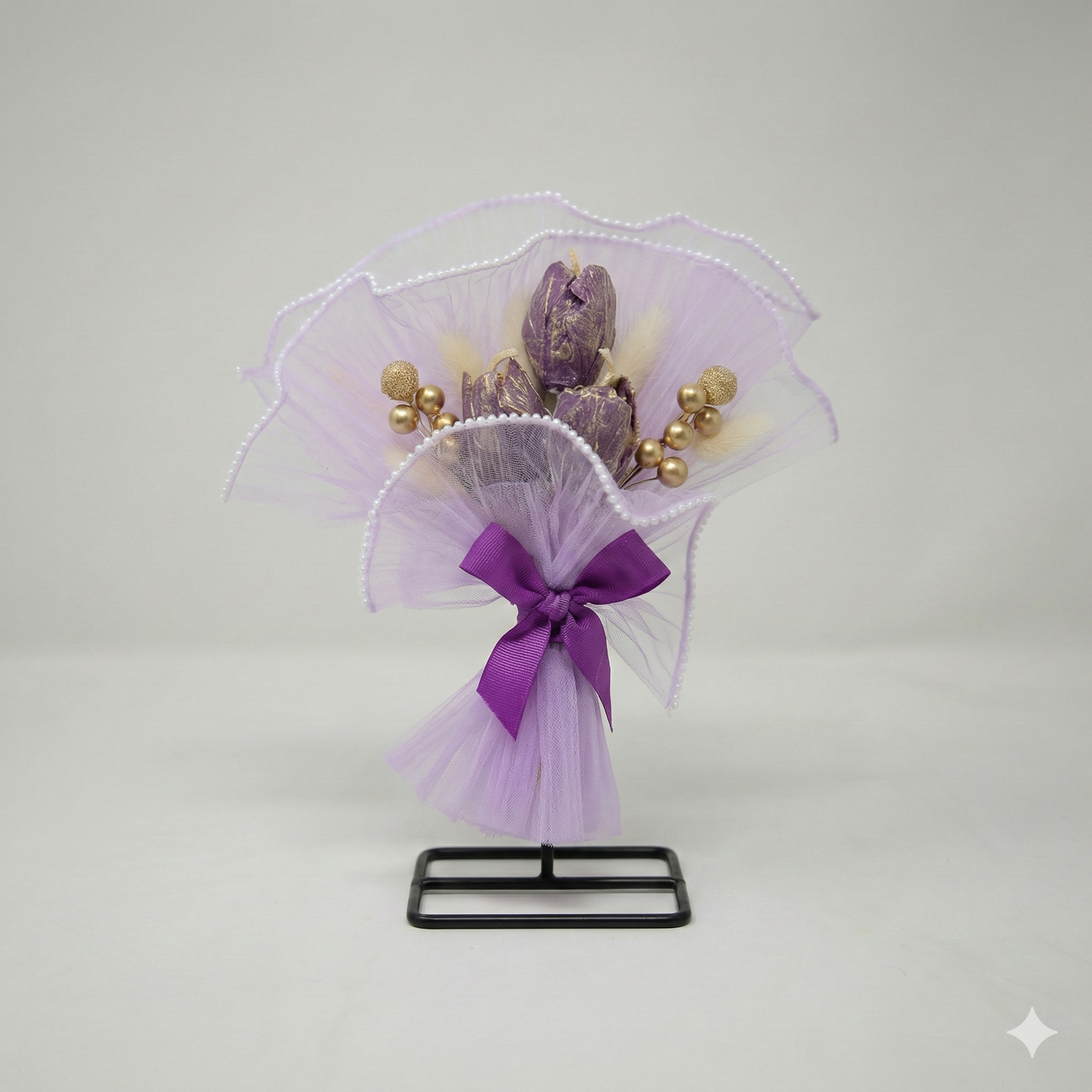 Amethyst Veil Bloom – Handcrafted Floral Candle Bouquet