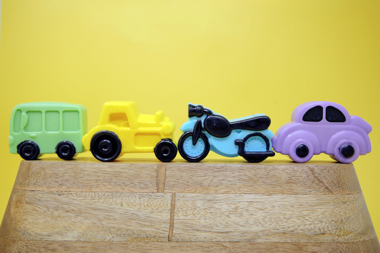 Sage & Herbs Kids Vehicles Soap Set – Natural Goat Milk & Shea Butter Bath Treats (Set of 4) 600g