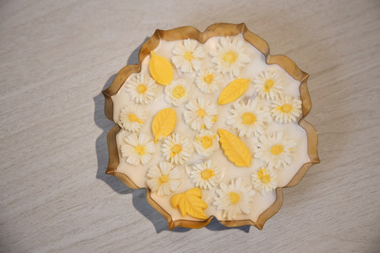 Urli Flower Candle by Sage & Herbs